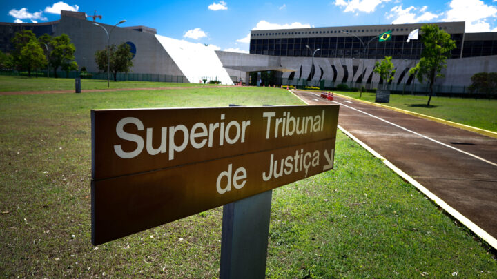 ICMS-ST: STJ julgará exclusão do PIS/Cofins e direito a crédito