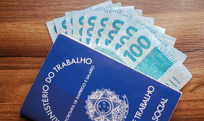 Salário mínimo de 2023: valor de R$ 1.320 pode ser adiado