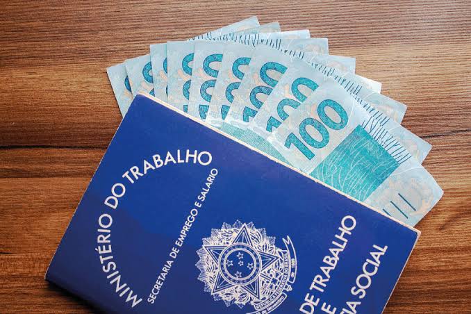 Salário mínimo de 2023: valor de R$ 1.320 pode ser adiado