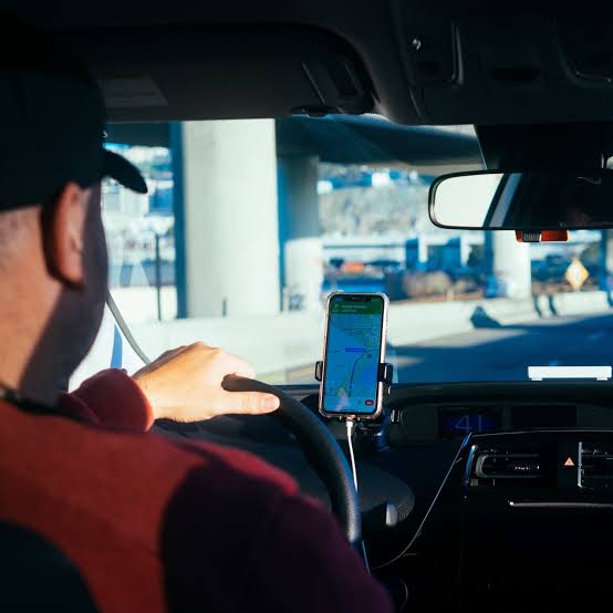 77% dos motoristas de aplicativo não tem cobertura do INSS