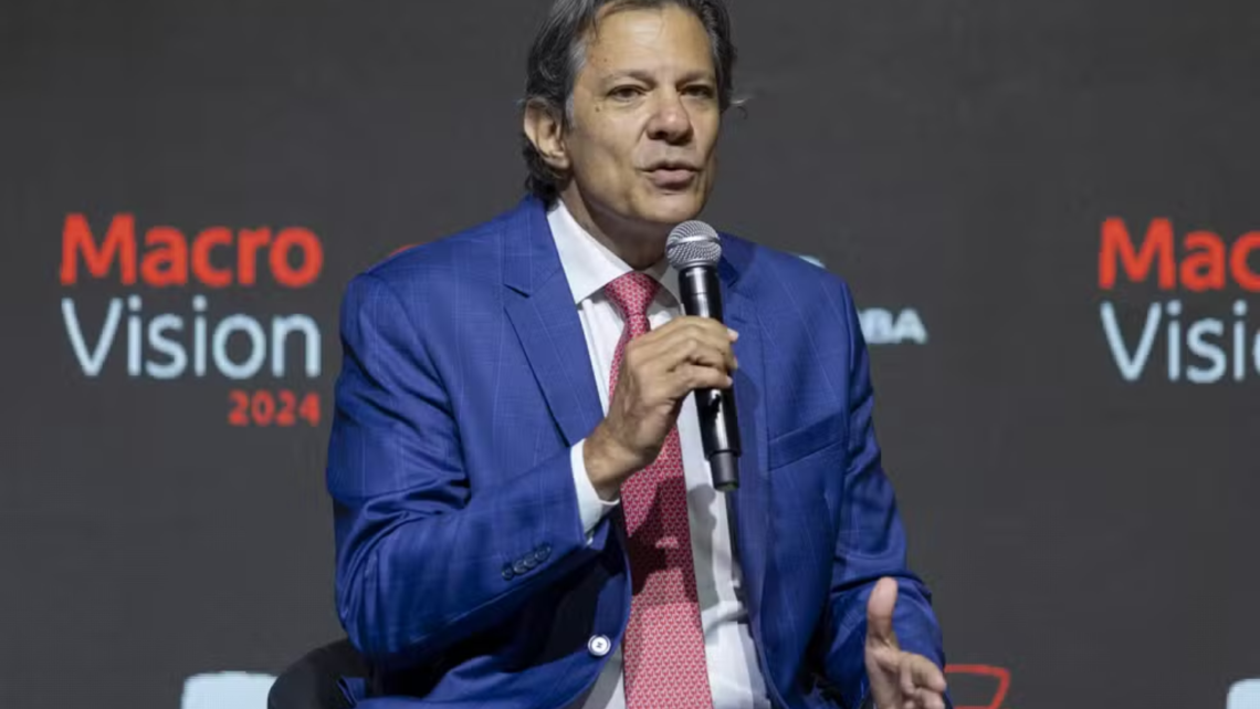 Haddad diz que pode revisar alta do PIB mais uma vez, e que reforma sobre a renda pode ficar para 2025